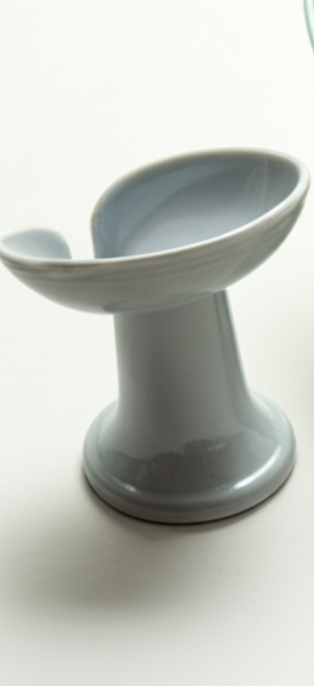 Ceramic Soap Holder with Drain – Elevated Design Bathroom Sink Dish for Bar Soaps - Green